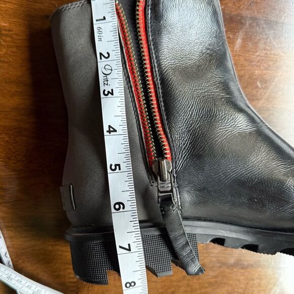 Sorel Phoenix Zip Waterproof Lug Sole Boot in Patent Black 8 - Picture 14 of 15